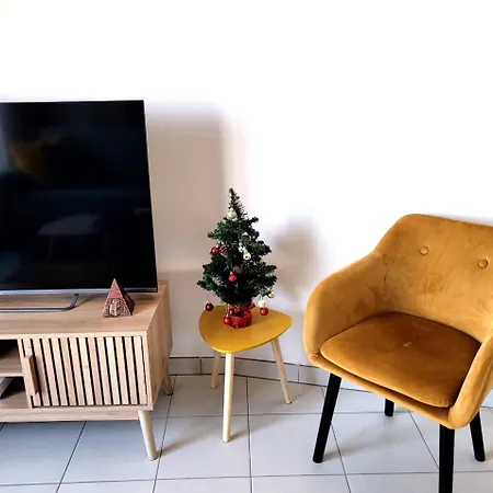 Apartment Superbe ,proche De Paris, Dans Privee , Ideal Familles, Parking Et Wifi Gratuits! ! ! *